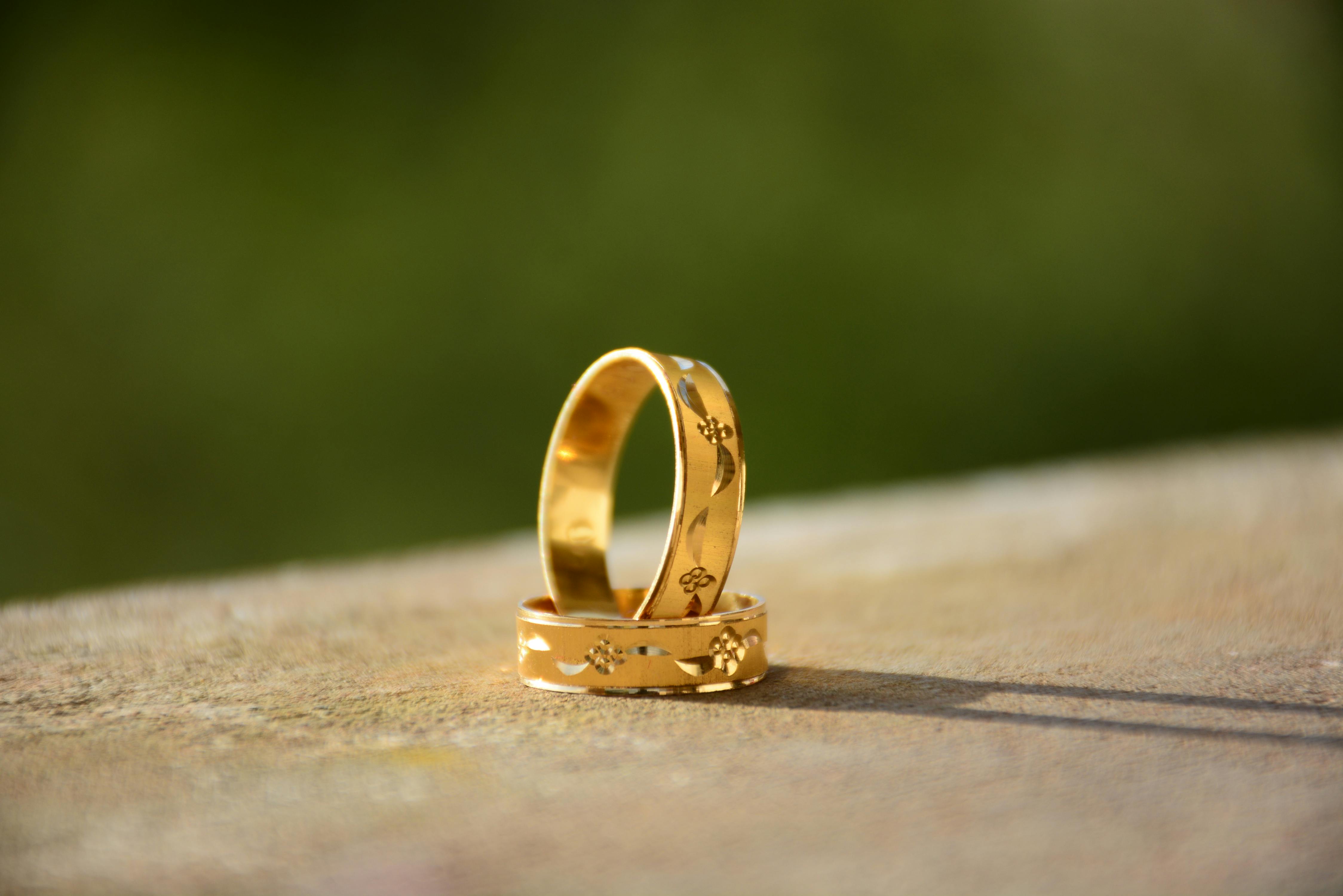 Hypoallergener Schmuck: Ein Leitfaden f&uuml;r empfindliche Haut | FKS Jewelry