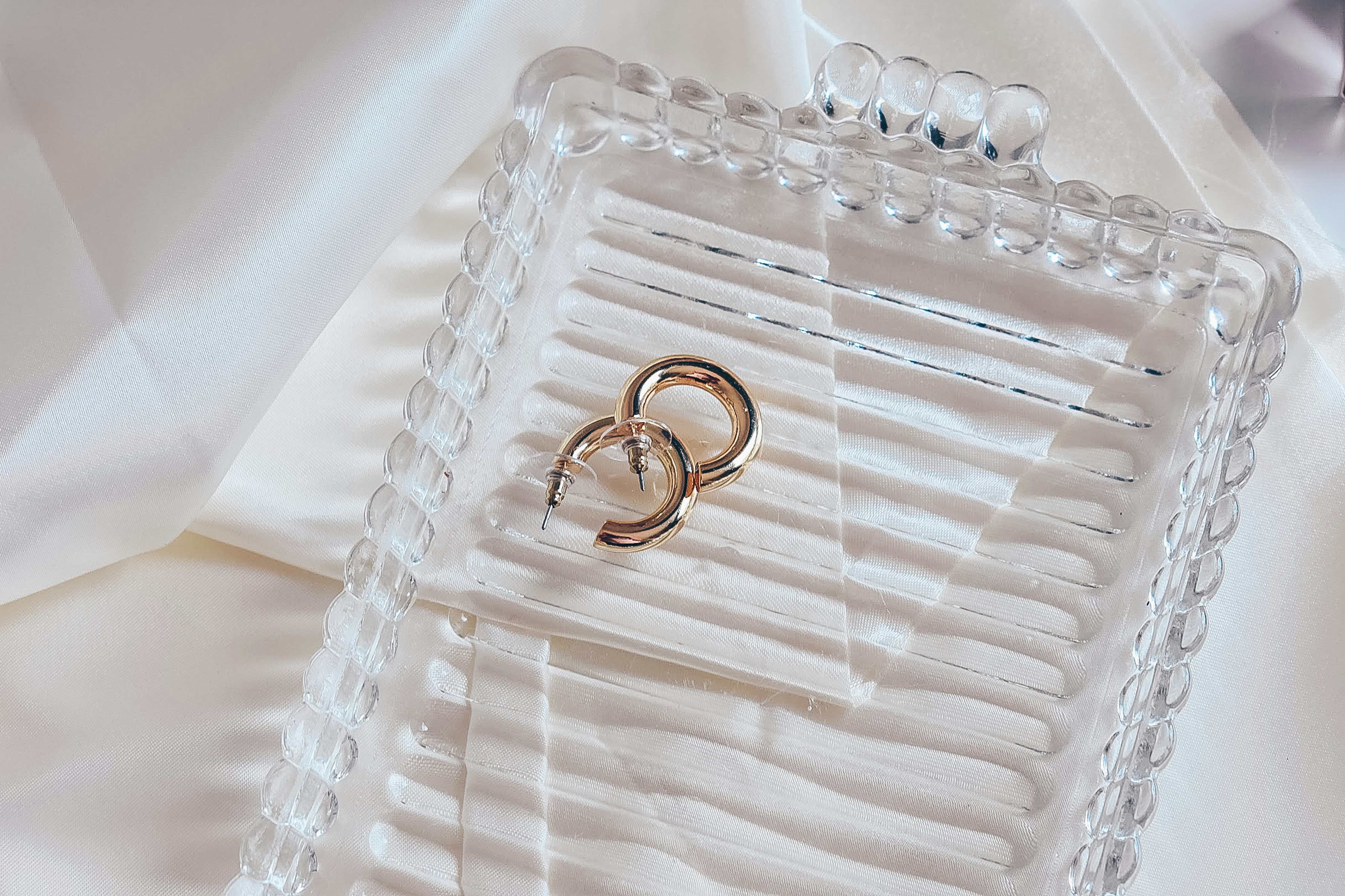 Le uniche 2 cose che contano in un anello d'oro da donna